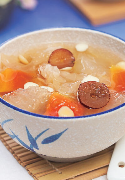 Soup with wintermelon and snow fungus